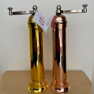 Bisetti - set of two European style salt/pepper mills - NEW